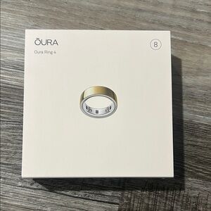 Oura Ring 4 in Elegant Gold and Silver